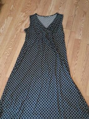 croft & barrow Black Maxi Dress with Light Gray Geometric Print